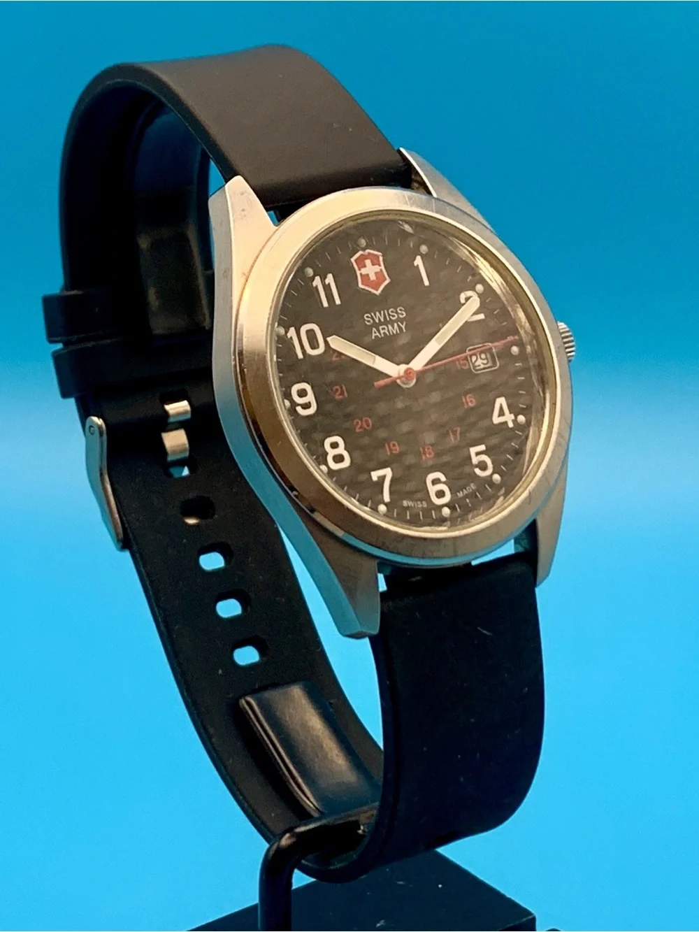 VICTORINOX SWISS ARMY GARRISON Men’s Swiss Field Wristwatch Works New Batt/Strap